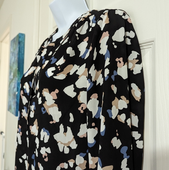 NWT Zac & Rachel Medium printed split neck top - Picture 7 of 7